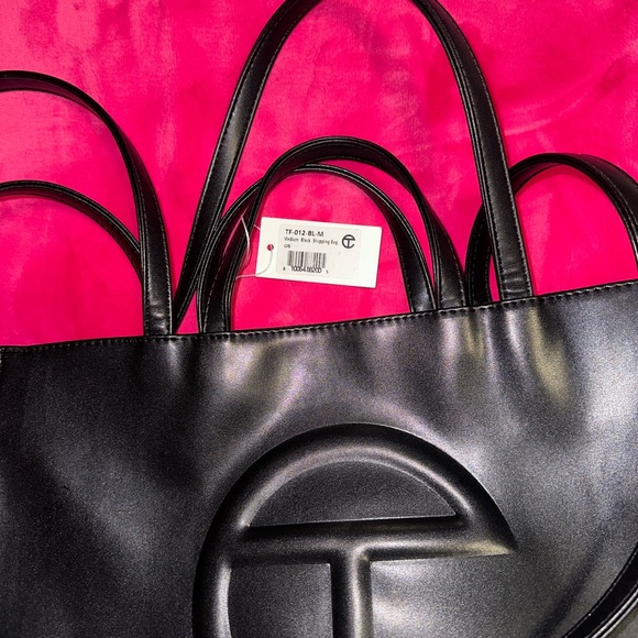 Black Telfar Medium Shopping Bag. Never Worn/ Used. Still has tags - Picture 3 of 5